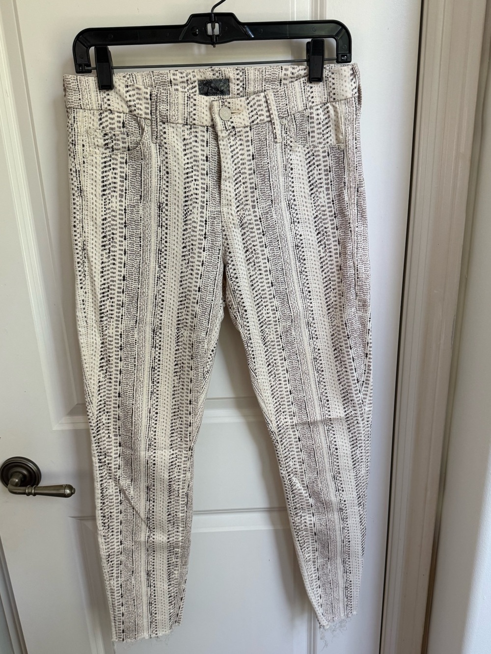 MOTHER Women's Neutral Striped Slim Pants - Beige/White